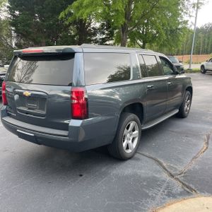 CHEVROLET SUBURBAN LT - 8