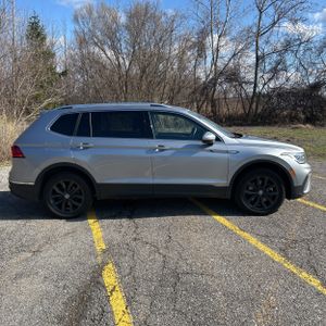 VOLKSWAGEN TIGUAN SE - 10