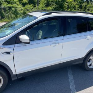 FORD ESCAPE SE - 4