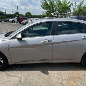 HYUNDAI ELANTRA SEL CONVENIENCE - 3