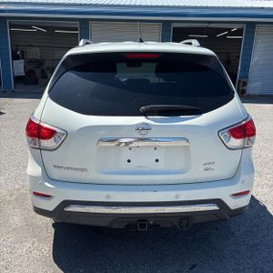 2016 Nissan PATHFINDER SL — фото 7