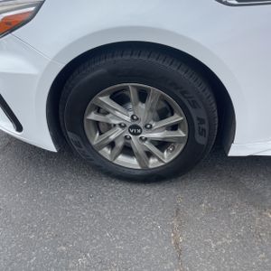 2019 KIA OPTIMA LX thumbnail 17