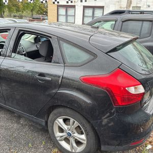 FORD FOCUS SE - 6
