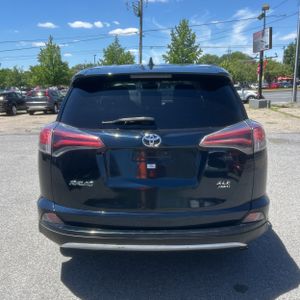 صورة 7 لـ 2018 Toyota RAV4 XLE