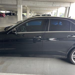 MERCEDES-BENZ E-CLASS - 3