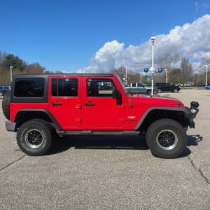 Jeep Wrangler Unlimited Sahara - 10
