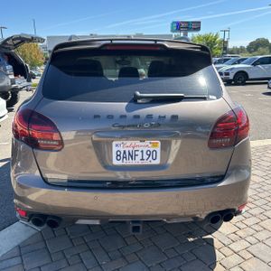 PORSCHE CAYENNE GTS - 7
