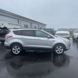 FORD ESCAPE SE - 10