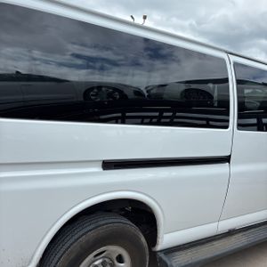 CHEVROLET EXPRESS LT 3500 - 8