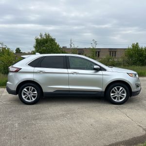 FORD EDGE SEL - 10