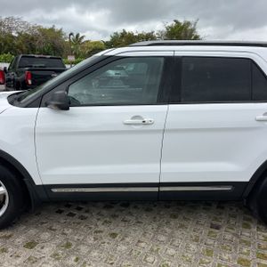 FORD EXPLORER XLT - 4