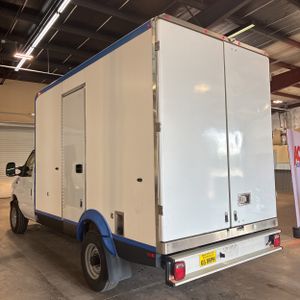 FORD E-350 CUTAWAY - 5