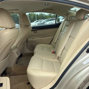 صورة 34 لـ 2014 Lexus ES 350 BASE