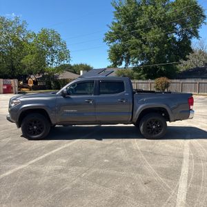 Toyota Tacoma SR5 V6 - 3