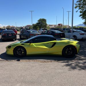 صورة 3 لـ 2023 Mclaren ARTURA BASE