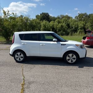 صورة 10 لـ 2015 KIA SOUL BASE