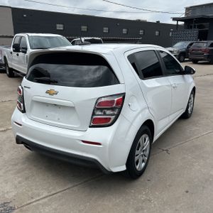 CHEVROLET SONIC LT - 8