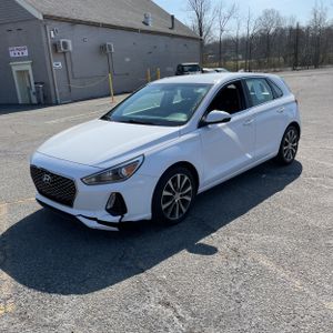 HYUNDAI ELANTRA GT BASE - 1