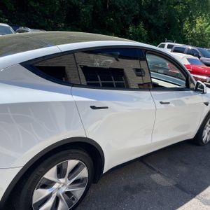 TESLA MODEL Y LONG RANGE - 9