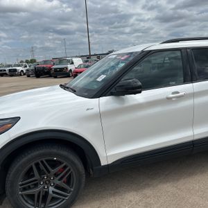 FORD EXPLORER ST-LINE - 2