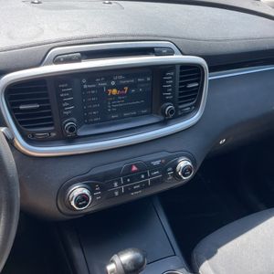 صورة مصغرة 37 لـ 2018 KIA SORENTO LX