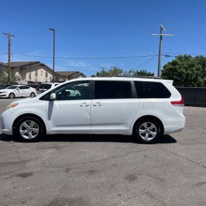 TOYOTA SIENNA - 3