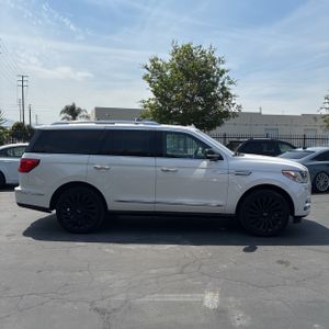 LINCOLN NAVIGATOR RESERVE - 10