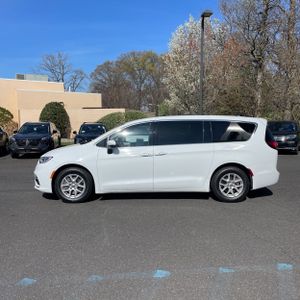 CHRYSLER PACIFICA TOURING L - 3