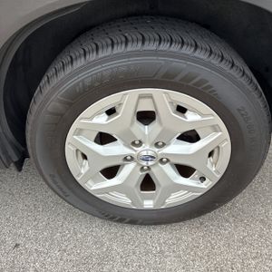 2019 Subaru FORESTER BASE — миниатюра 18