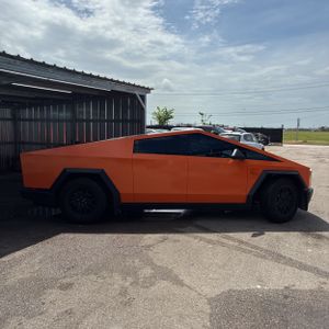 TESLA CYBERTRUCK BASE - 10
