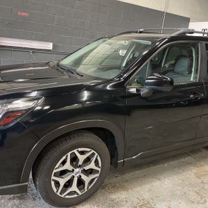 SUBARU FORESTER PREMIUM - 2