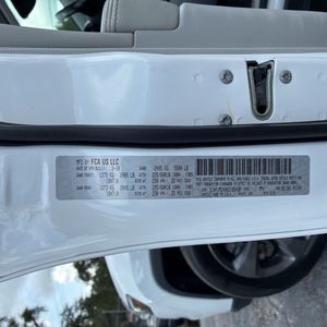 2019 JEEP CHEROKEE LIMITED — миниатюра 54