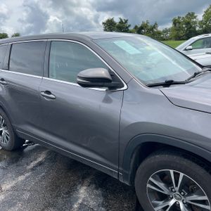 صورة مصغرة 13 لـ 2017 Toyota HIGHLANDER LE
