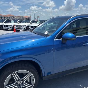 صورة 2 لـ 2023 Mercedes-BENZ GLC