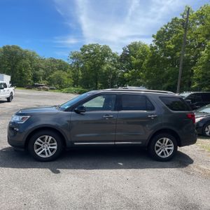 FORD EXPLORER XLT - 3