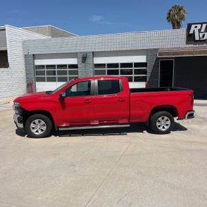 2021 Chevrolet SILVERADO 1500 LT 照片 3