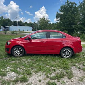 صورة 3 لـ 2013 Chevrolet SONIC LT AUTO