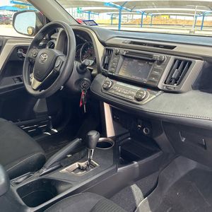صورة 37 لـ 2014 Toyota RAV4 XLE