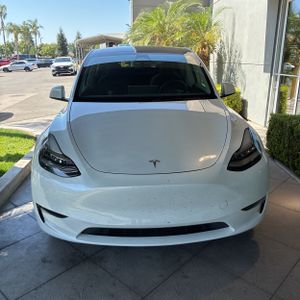 TESLA MODEL Y LONG RANGE - 8