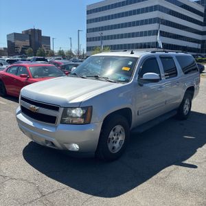 CHEVROLET SUBURBAN LT - 1