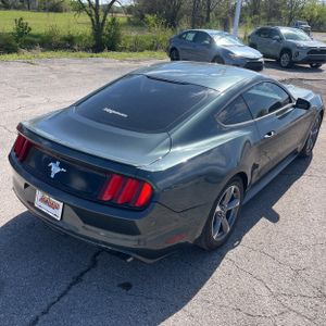FORD MUSTANG V6 - 8