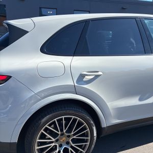 PORSCHE CAYENNE PLATINUM EDITION - 9