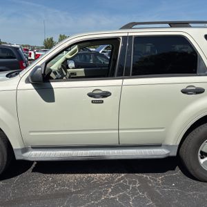 2009 FORD ESCAPE XLT photo 4