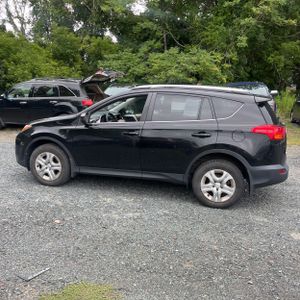 صورة 3 لـ 2013 Toyota RAV4 LE