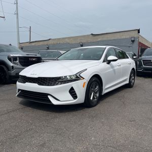 2023 KIA K5 LXS photo 1