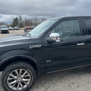 FORD F-150 LARIAT - 2