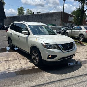 2017 Nissan PATHFINDER SV thumbnail 12