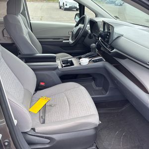 2023 Toyota SIENNA LE 8-PASSENGER 照片 33