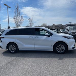 TOYOTA SIENNA - 10
