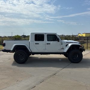 صورة 10 لـ 2021 JEEP GLADIATOR RUBICON